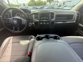 Ram 2500 2016 4x4 Tradesman Camioneta de cabina amplia de 4 puertas 8 pies LB