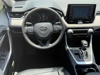 Toyota RAV4 2020 XLE 4p SUV