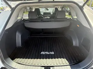 Toyota RAV4 2020 XLE 4p SUV
