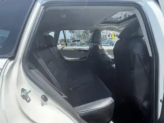 Toyota RAV4 2020 XLE 4p SUV