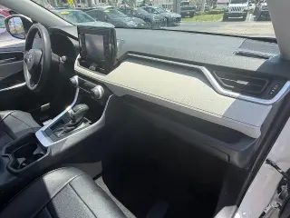 Toyota RAV4 2020 XLE 4p SUV