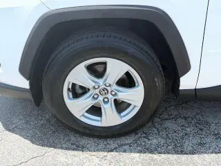 Toyota RAV4 2020 XLE 4p SUV