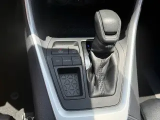 Toyota RAV4 2020 XLE 4p SUV