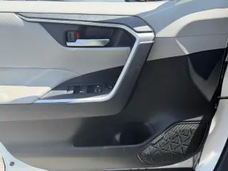 Toyota RAV4 2020 XLE 4p SUV