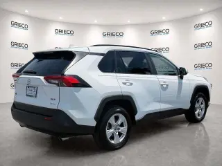 Toyota RAV4 2020 XLE 4p SUV