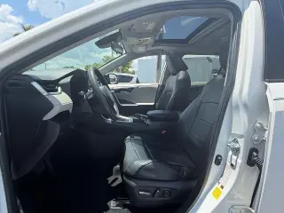 Toyota RAV4 2020 XLE 4p SUV