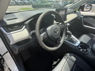Toyota RAV4 2020 XLE 4p SUV