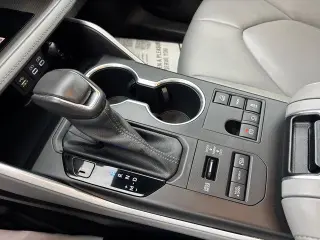 Toyota Highlander 2023 AWD LE 4p SUV