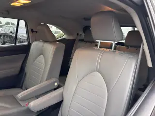 Toyota Highlander 2023 AWD LE 4p SUV
