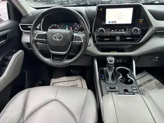 Toyota Highlander 2023 AWD LE 4p SUV