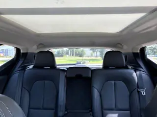 Volvo XC40 2025 AWD B5 Core con tema brillante 4p SUV