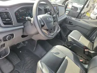 Ford Transit 2024 350 XL 3dr LWB Techo Medio Furgoneta de Pasajeros