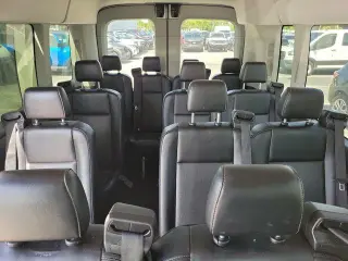 Ford Transit 2024 350 XL 3dr LWB Techo Medio Furgoneta de Pasajeros