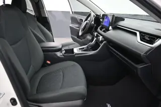 Toyota RAV4 2025 LE 4p SUV