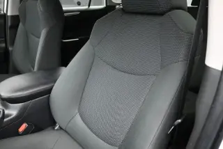 Toyota RAV4 2025 LE 4p SUV