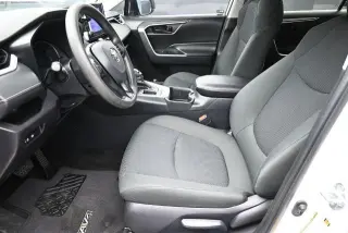 Toyota RAV4 2025 LE 4p SUV