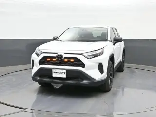Toyota RAV4 2025 LE 4p SUV