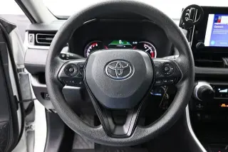 Toyota RAV4 2025 LE 4p SUV