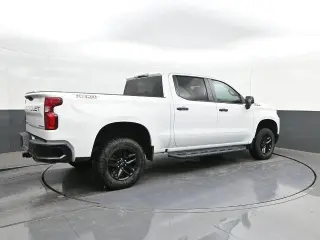 Chevrolet Silverado 1500 2020 4x4 Custom Trail Boss 4p. Crew Cab 5.8 ft. SB