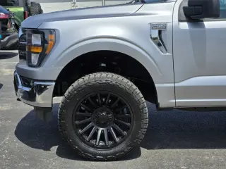 Ford F-150 2023 4x4 Platinum 4dr SuperCrew 5.5 ft. SB