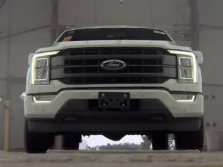 Ford F-150 2023 4x4 XLT 4p SuperCrew 5.5 ft. SB