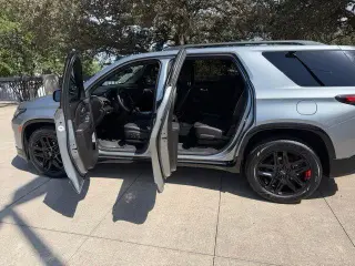 Chevrolet Traverse 2023 Premier 4p SUV