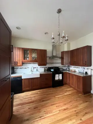 Propiedad en alquiler con 6 dormitorios y 2.5 baños en Boston