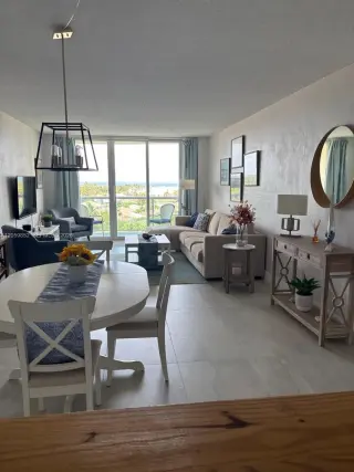 Propiedad en alquiler con 2 dormitorios y 2 baños en Sunny Isles Beach