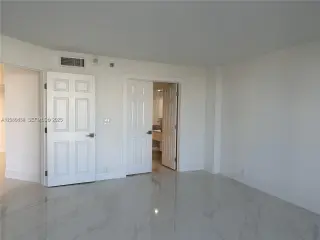 Propiedad en alquiler con 2 dormitorios y 2.5 baños en Aventura