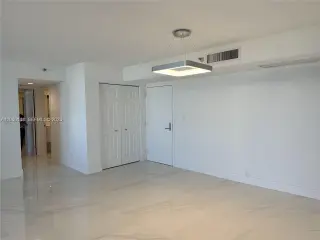 Propiedad en alquiler con 2 dormitorios y 2.5 baños en Aventura