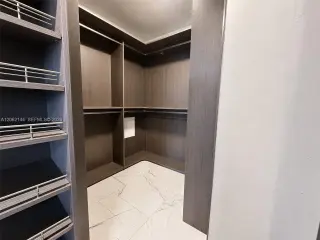 Propiedad de alquiler con 3 dormitorios y 2 baños en Sunny Isles Beach