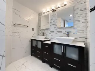 Propiedad de alquiler con 3 dormitorios y 2 baños en Sunny Isles Beach