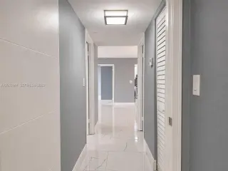 Propiedad de alquiler con 3 dormitorios y 2 baños en Sunny Isles Beach