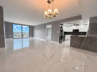 Propiedad de alquiler con 3 dormitorios y 2 baños en Sunny Isles Beach