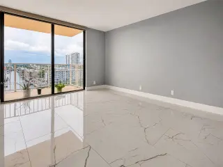 Propiedad de alquiler con 3 dormitorios y 2 baños en Sunny Isles Beach