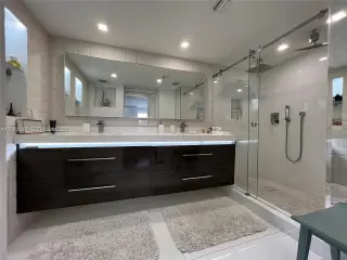 Propiedad de alquiler con 1 dormitorio y 2 baños en Aventura