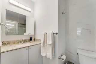 Propiedad de alquiler con 3 dormitorios y 2 baños en North Miami Beach