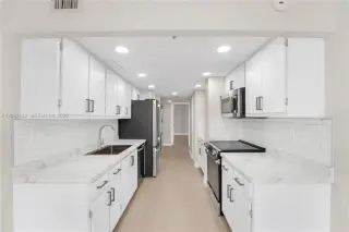 Propiedad en alquiler con 3 dormitorios y 3 baños en Sunny Isles Beach
