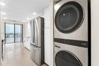 Propiedad en alquiler con 3 dormitorios y 3 baños en Sunny Isles Beach