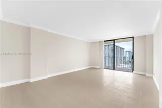 Propiedad en alquiler con 3 dormitorios y 3 baños en Sunny Isles Beach