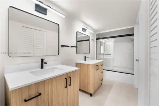 Propiedad en alquiler con 3 dormitorios y 3 baños en Sunny Isles Beach