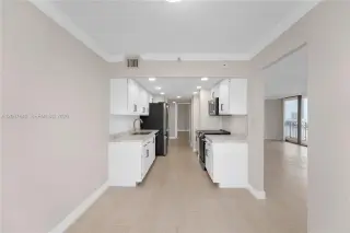 Propiedad en alquiler con 3 dormitorios y 3 baños en Sunny Isles Beach