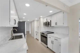 Propiedad en alquiler con 3 dormitorios y 3 baños en Sunny Isles Beach