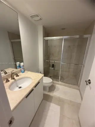 Propiedad en alquiler con 3 dormitorios y 2 baños en North Miami
