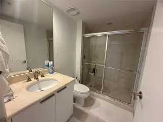 Propiedad en alquiler con 3 dormitorios y 2 baños en North Miami