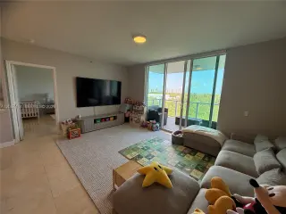 Propiedad en alquiler con 3 dormitorios y 2 baños en North Miami