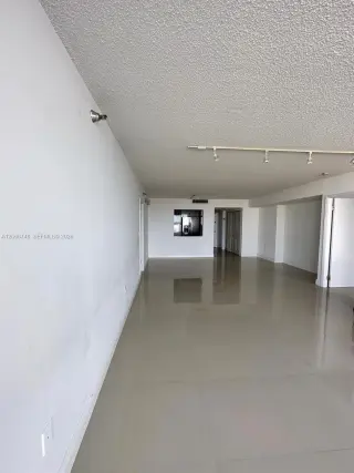 Propiedad en alquiler con 2 dormitorios y 2 baños en Aventura