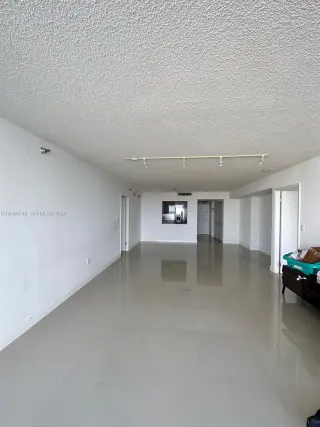 Propiedad en alquiler con 2 dormitorios y 2 baños en Aventura