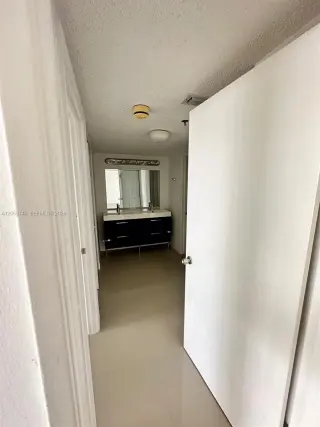 Propiedad en alquiler con 2 dormitorios y 2 baños en Aventura