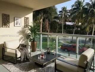 Propiedad en alquiler con 1 dormitorio y 1.5 baños en Sunny Isles Beach